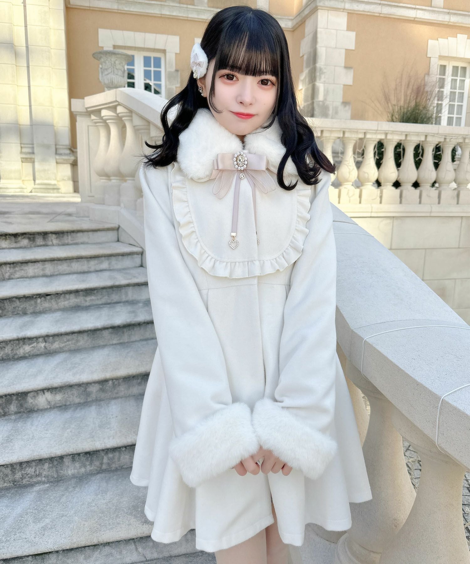 ブローチ付ドーリーコート | Rlab store