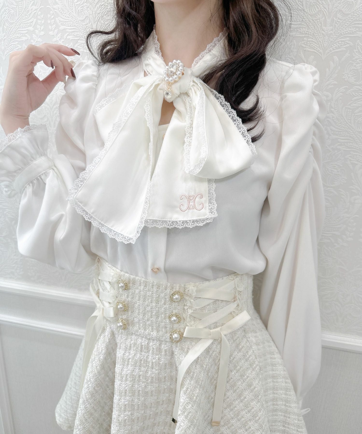 ボウタイ刺繍入りブラウス | Rlab store