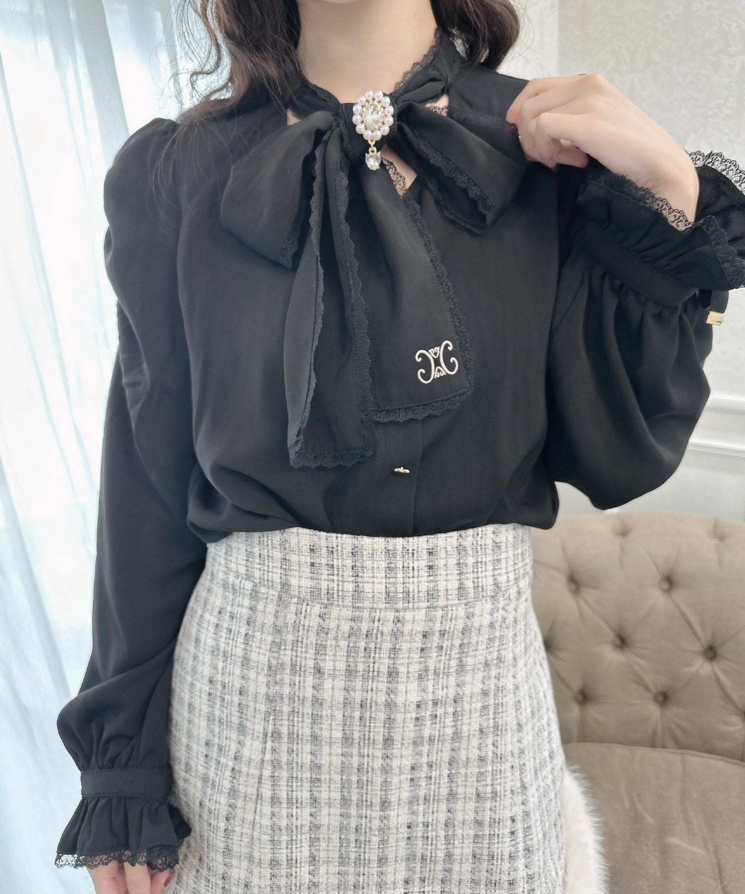 ボウタイ刺繍入りブラウス | Rlab store