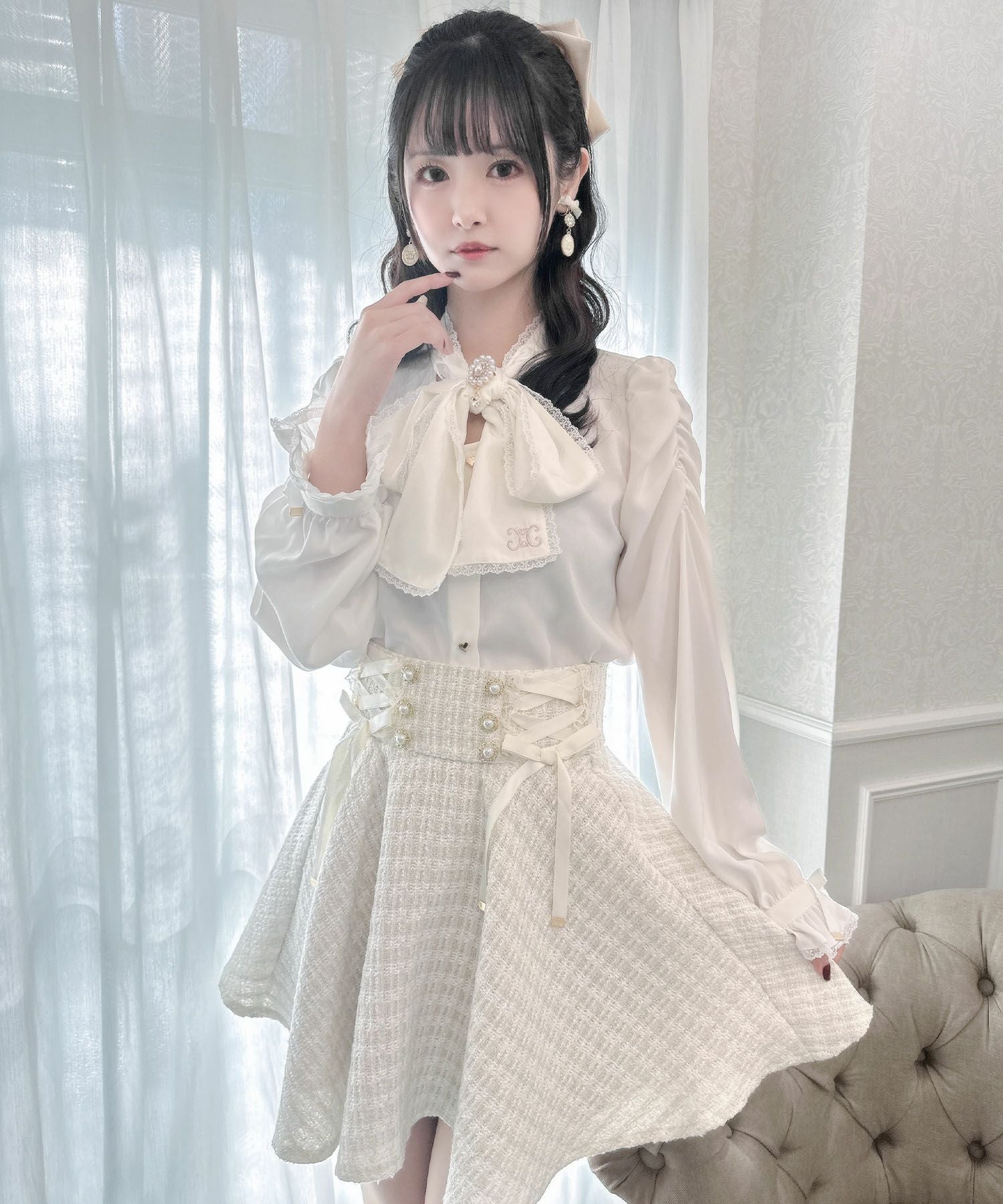 Tブラウス ボウタイ刺繍入りブラウス | Rlab store