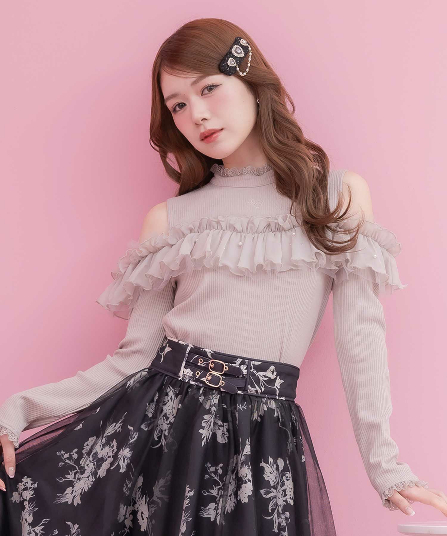 刺繍肩開きラッフルトップス | Rlab store