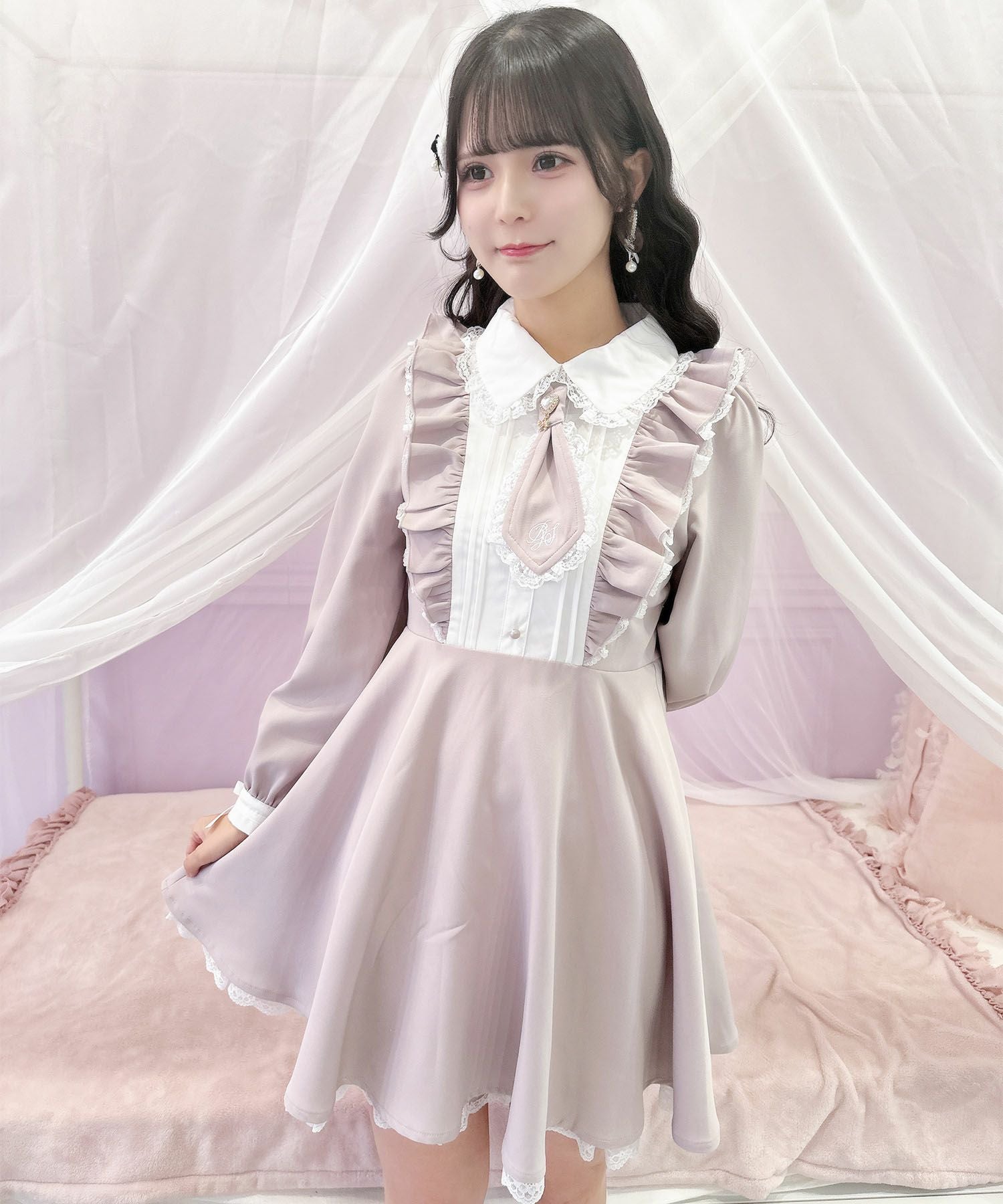 ロゴ入りネクタイ付きスリーブデザインワンピース | Rlab store