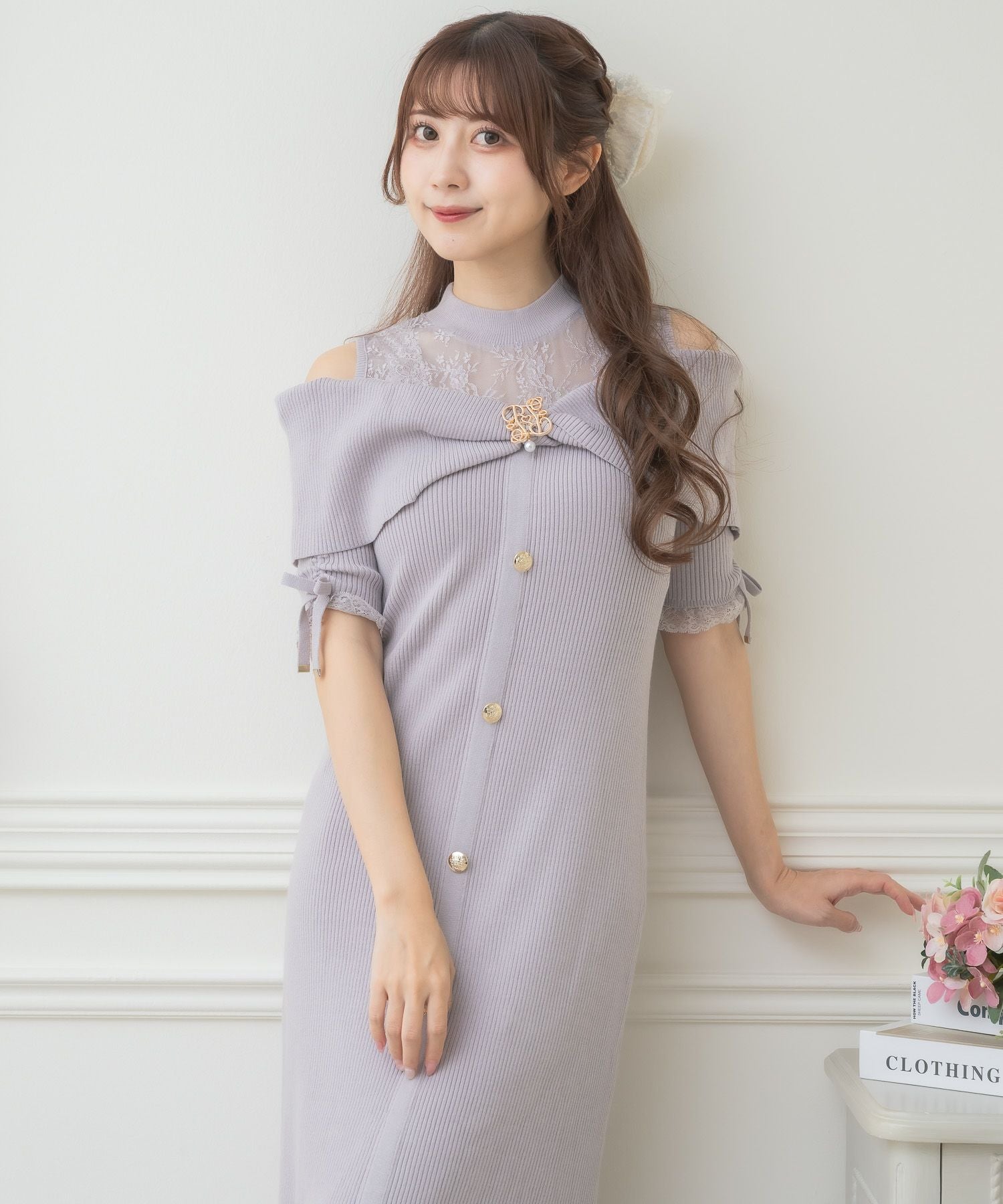 肩開きツイストリボンニットワンピース | Rlab store