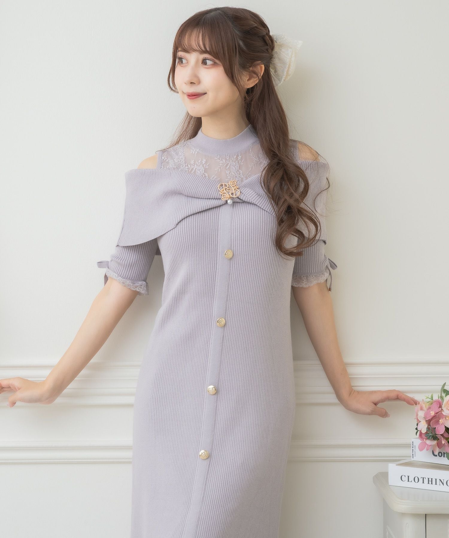 肩開きツイストリボンニットワンピース | Rlab store