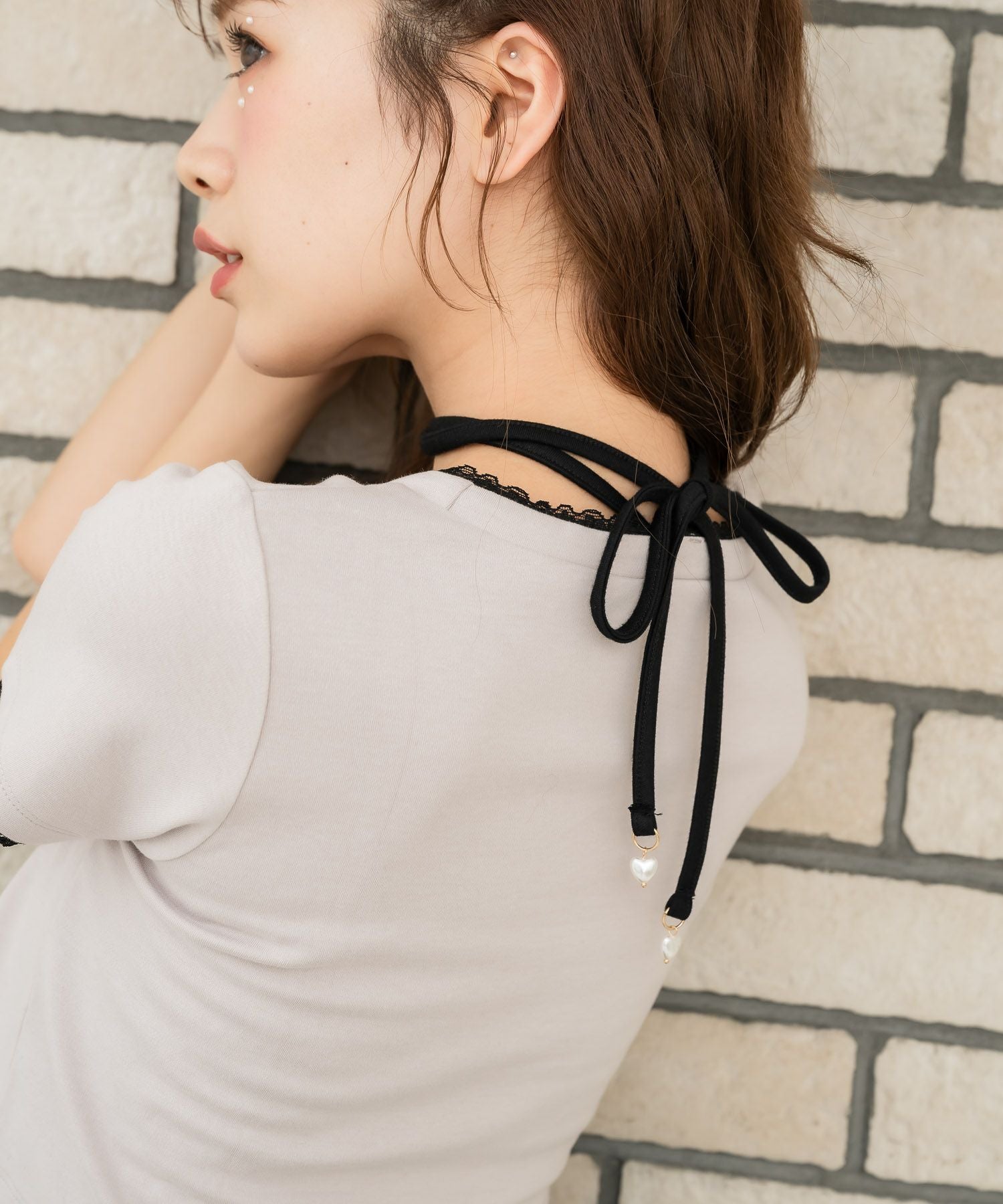 チョーカー刺繍Tシャツ | Rlab store