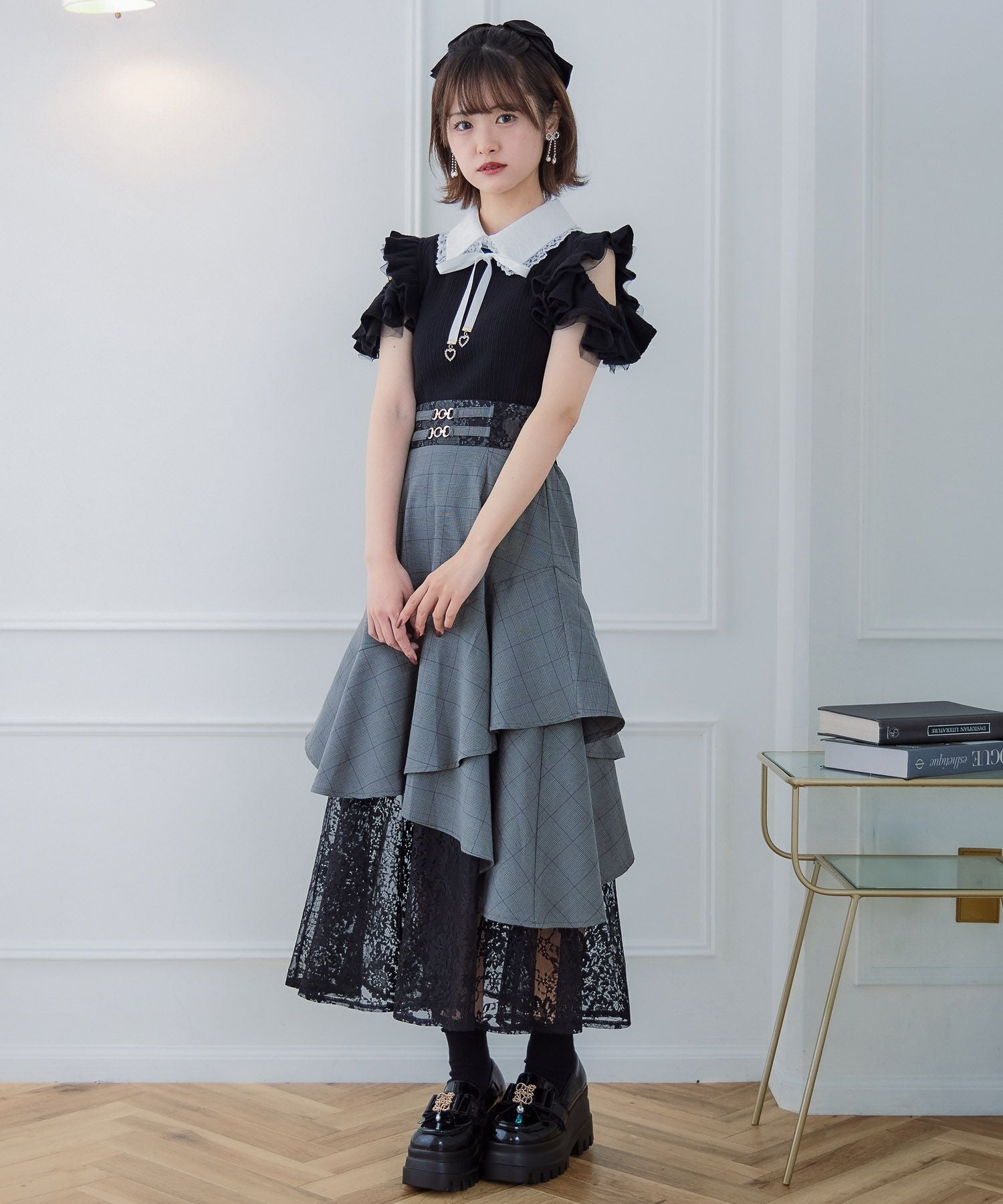 ショルダーフリルトップス⭐︎黒F ショルダーラッフルフリルトップス | Rlab store