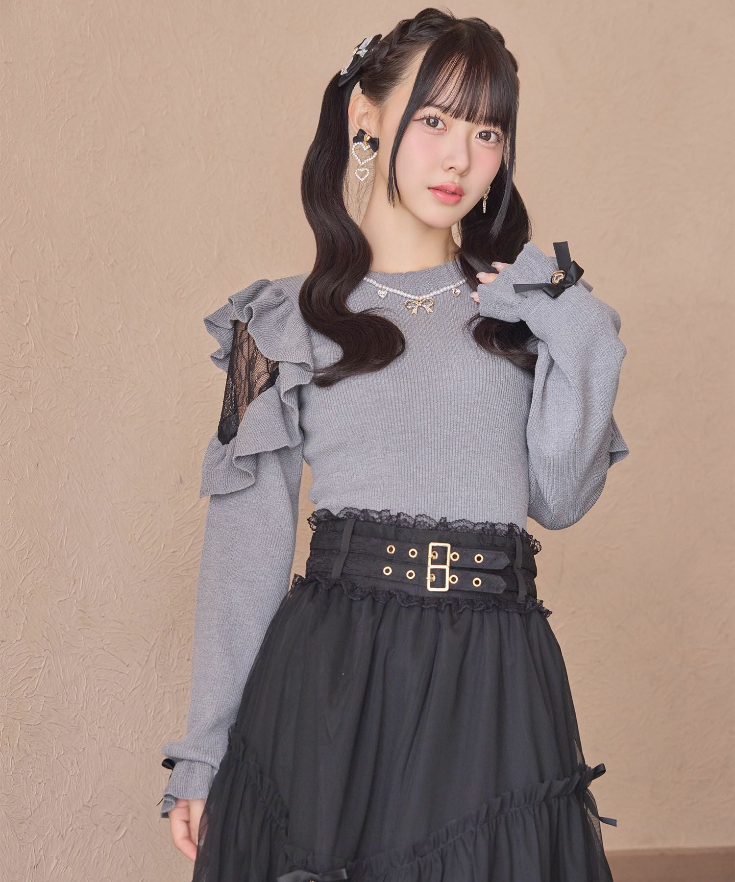 ネックレス付肩ボリュームフリルニットトップス | Rlab store