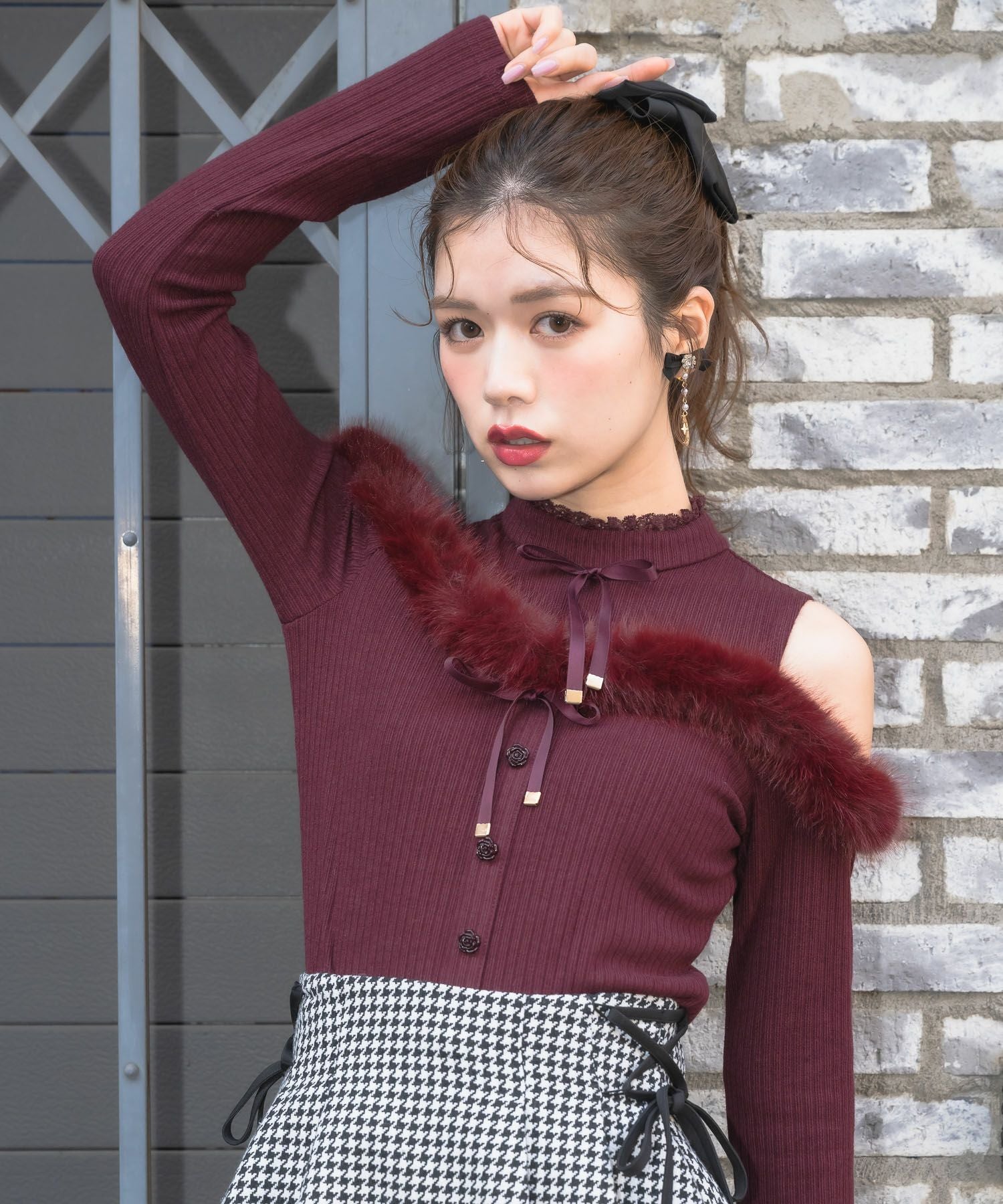 肩開きファーライン切替トップス | Rlab store