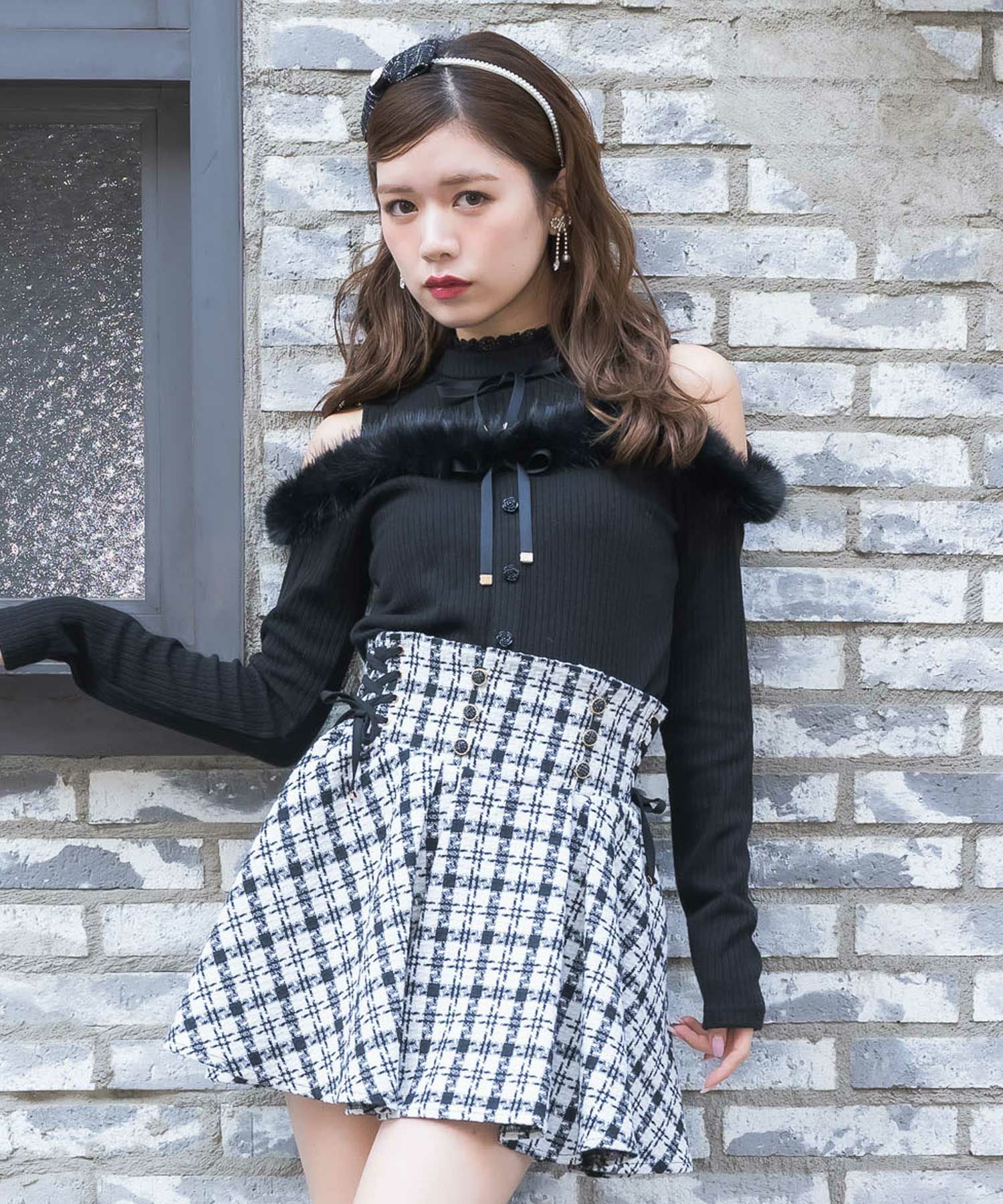 肩開きファーライン切替トップス | Rlab store