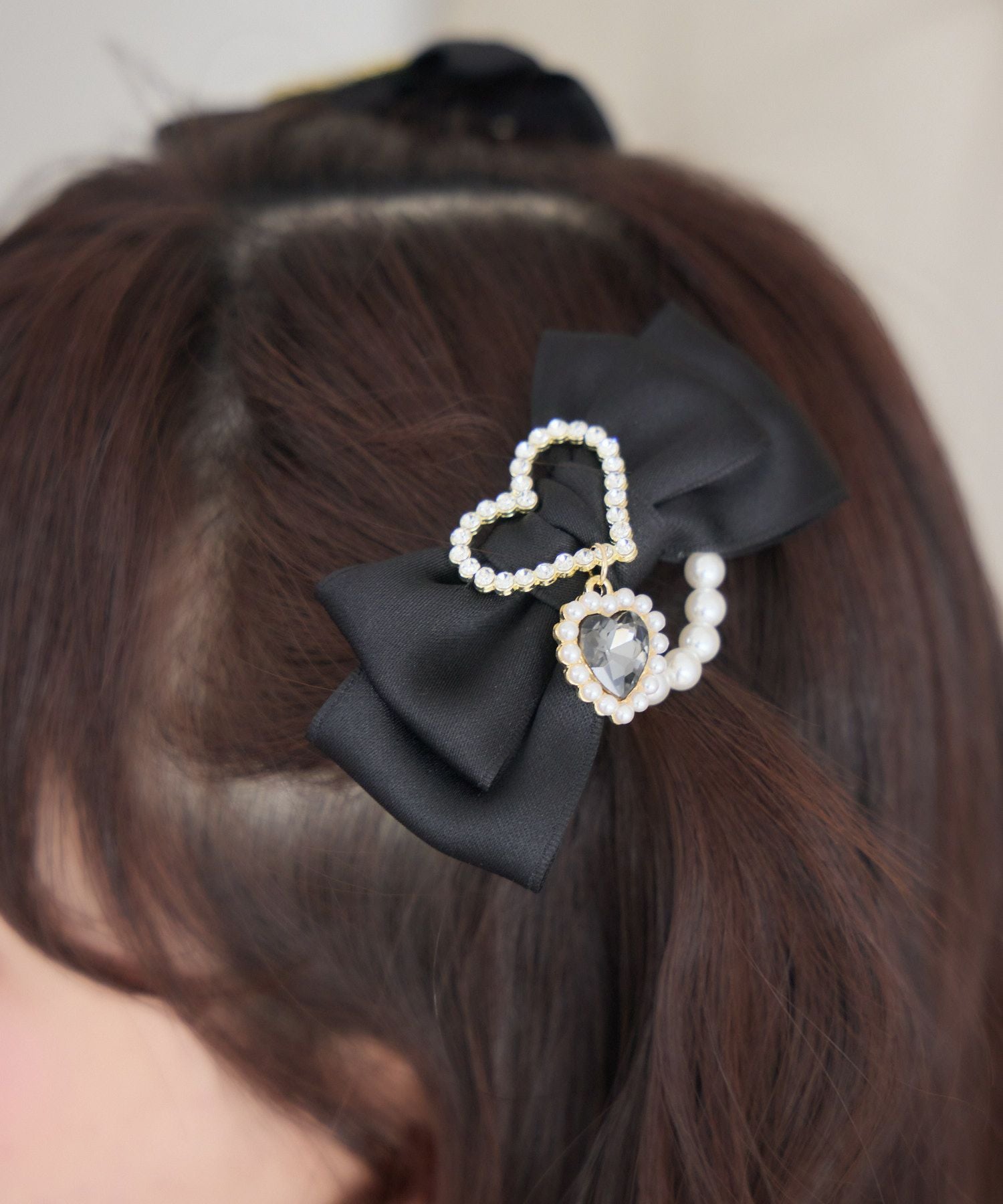 リボン型ブラックヘアピン パール付き　※袋付き ハートビジュパール付きリボンクリップセット | Rlab store