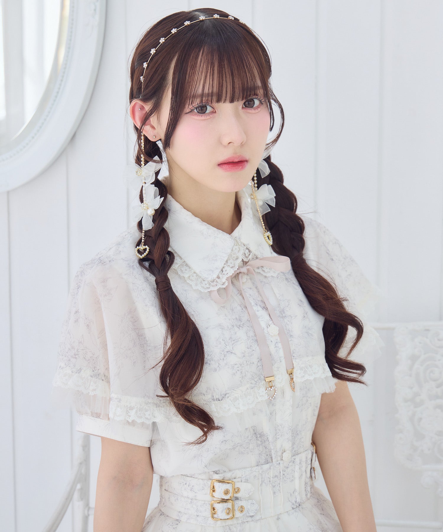 一部カラーのみ通常発送》レースフリルケープブラウス | Rlab store