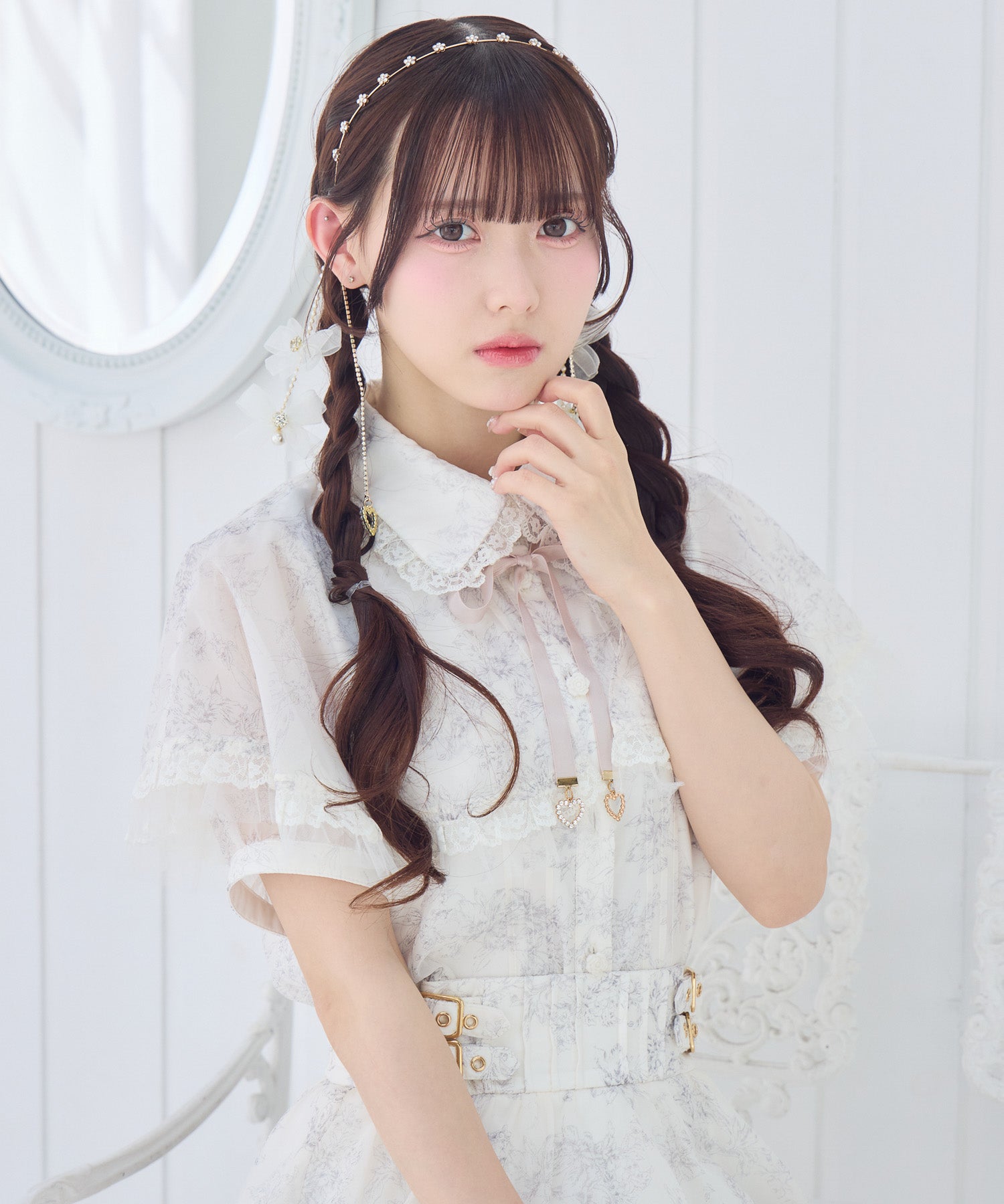 一部カラーのみ通常発送》レースフリルケープブラウス | Rlab store