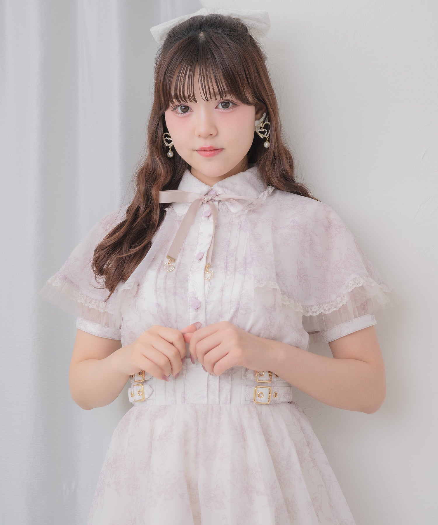 一部カラーのみ通常発送》レースフリルケープブラウス | Rlab store