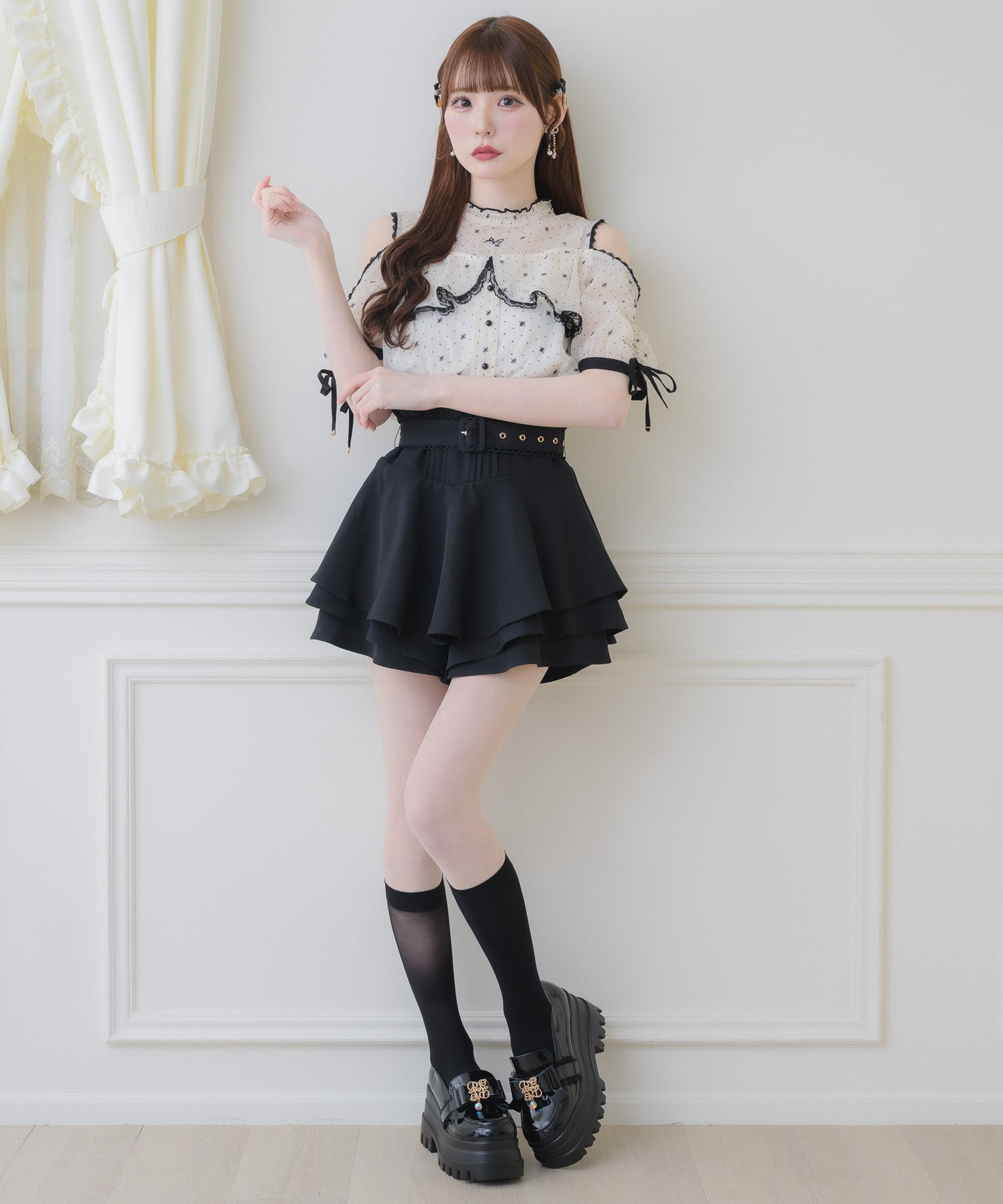 肩開きフリルブラウス | Rlab store